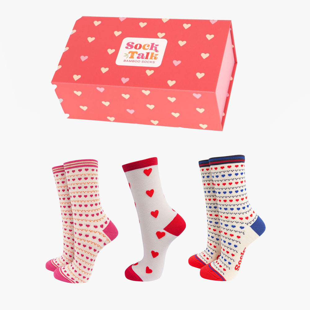 womens-socks-gift-box-red-hearts