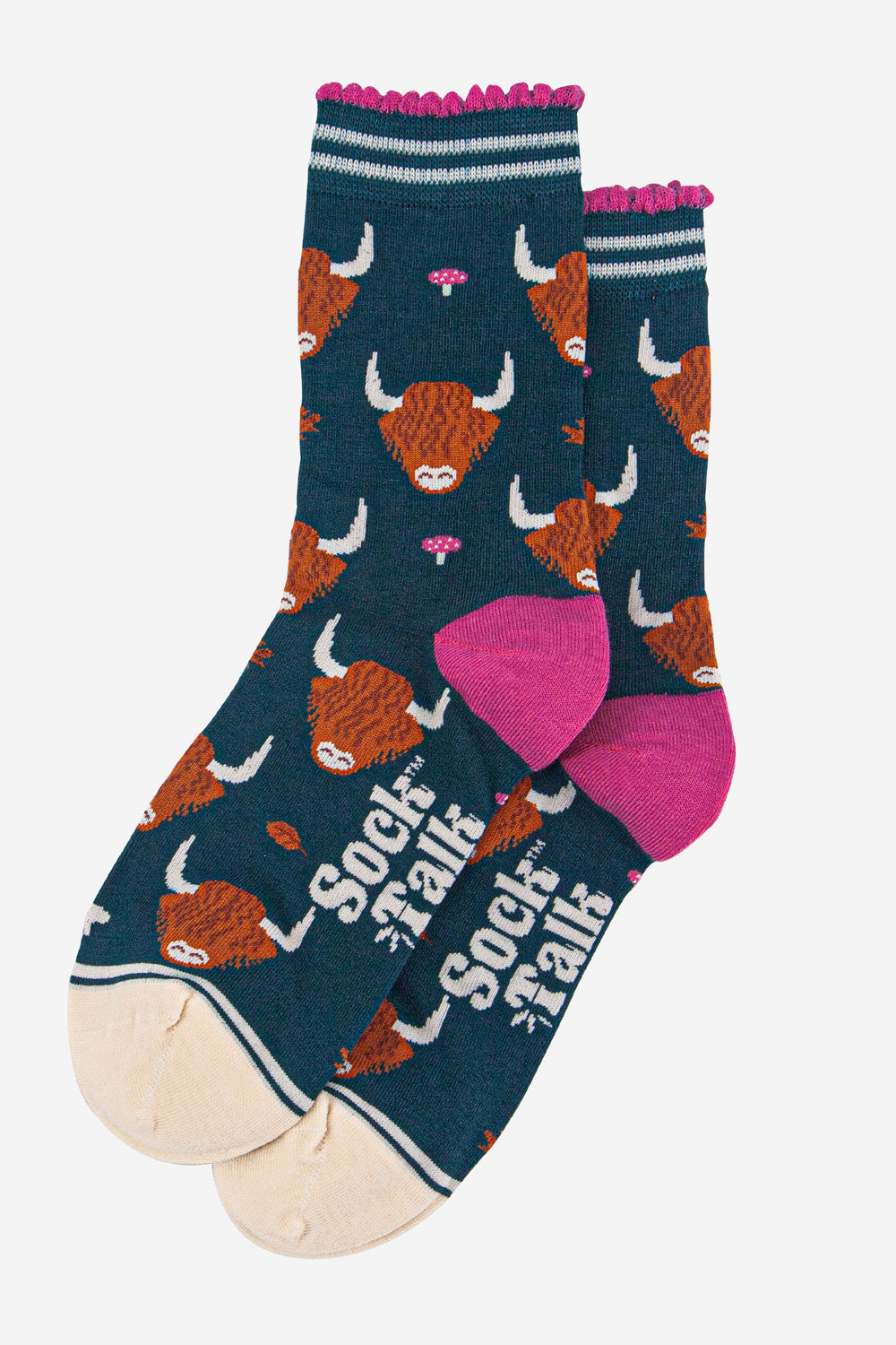 womens-bamboo-socks-forest-green-cream-highland-cow-leaves-laying-flat