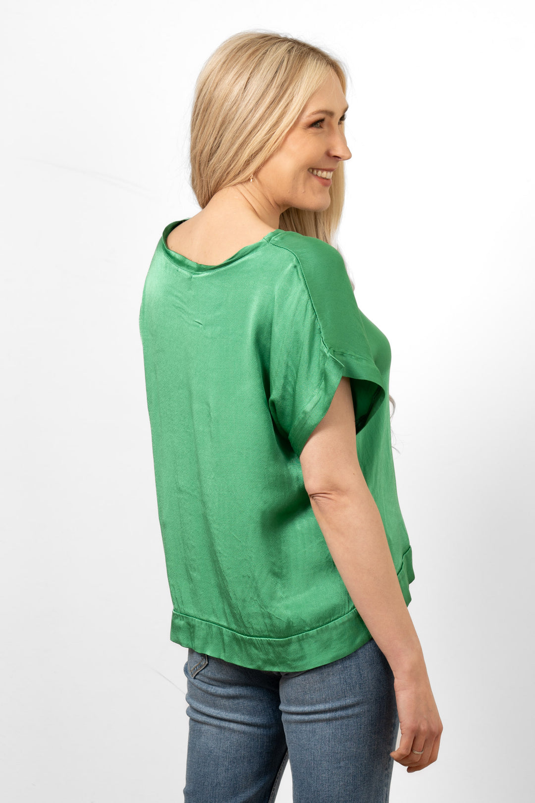 emme-short-sleeve-box-top-green-rear-view-plain-pattern
