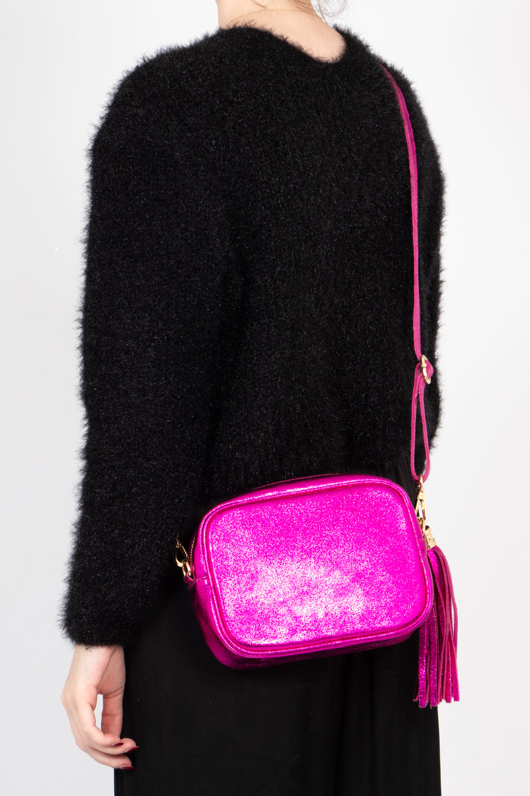 beau-italian-leather-crossbody-bag-raspberry-metallic-worn-by-model