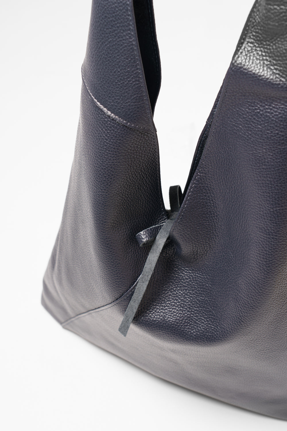 juno-navy-blue-pebbled-italian-leather-shoulder-bag-close-up