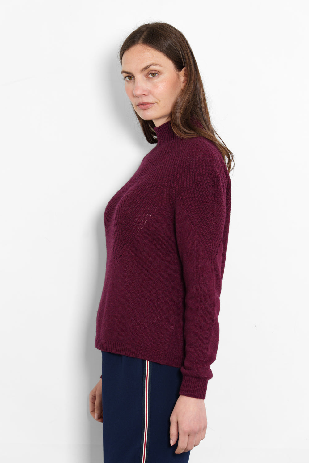mallory-cashmere-blend-jumper-berry-ribbed-model-knitted-sweater