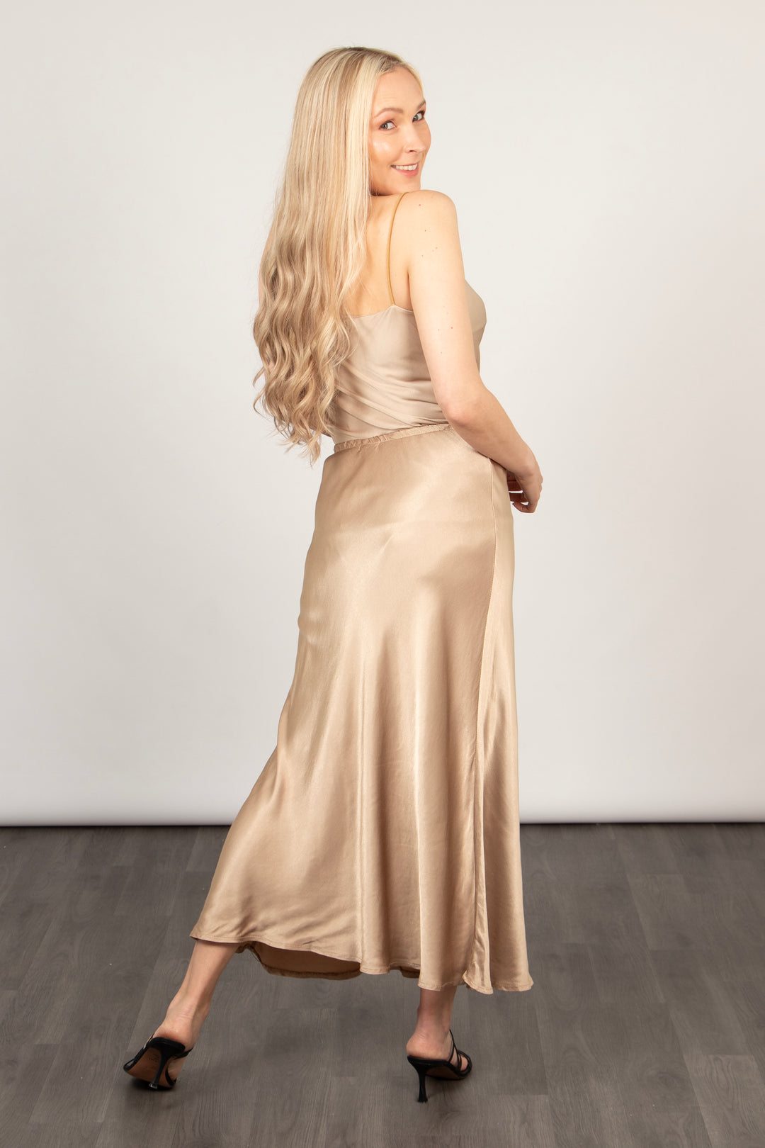 model showing the back of the slip skirt