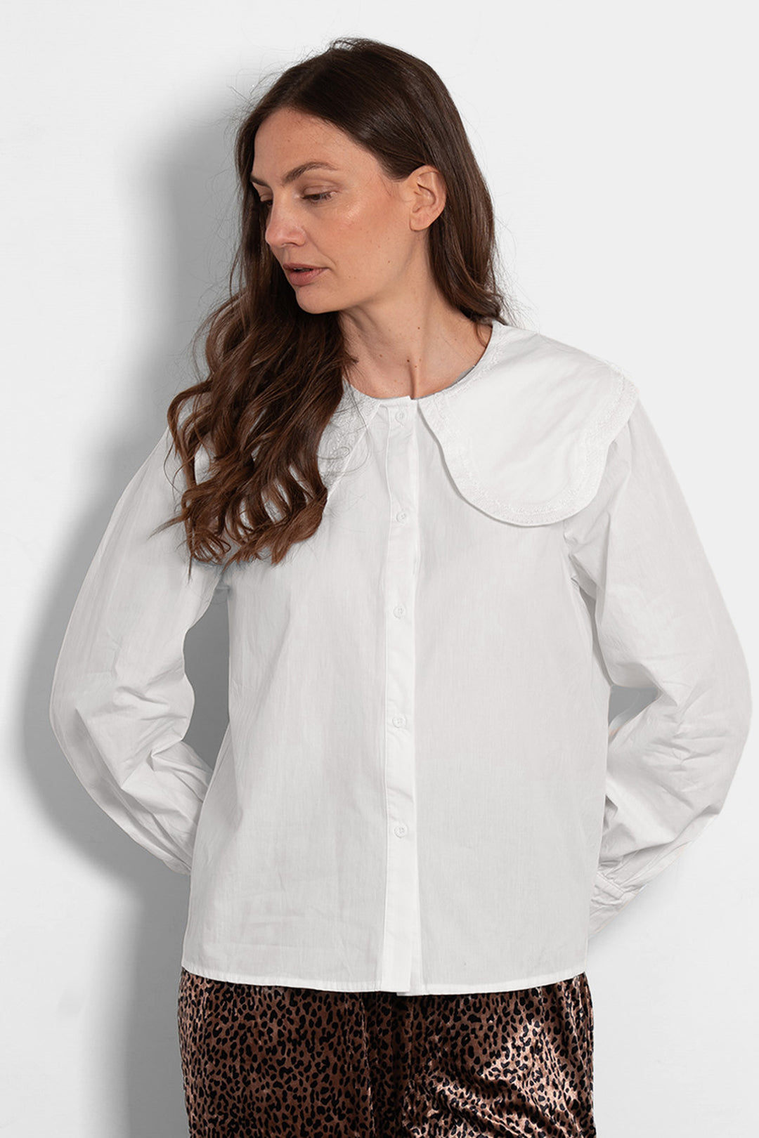 cammie-long-sleeve-cotton-shirt-white-pilgrim-collar-model-front