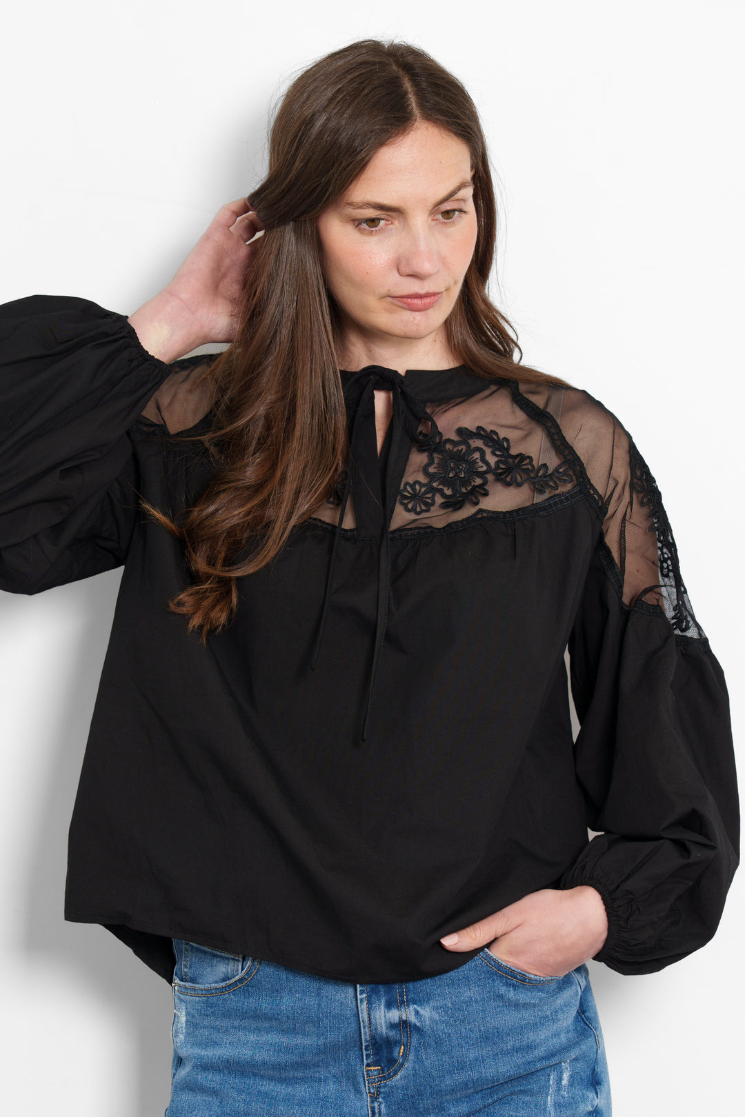 emmy-long-sleeve-cotton-shirt-black-lace-detail-model-front-view