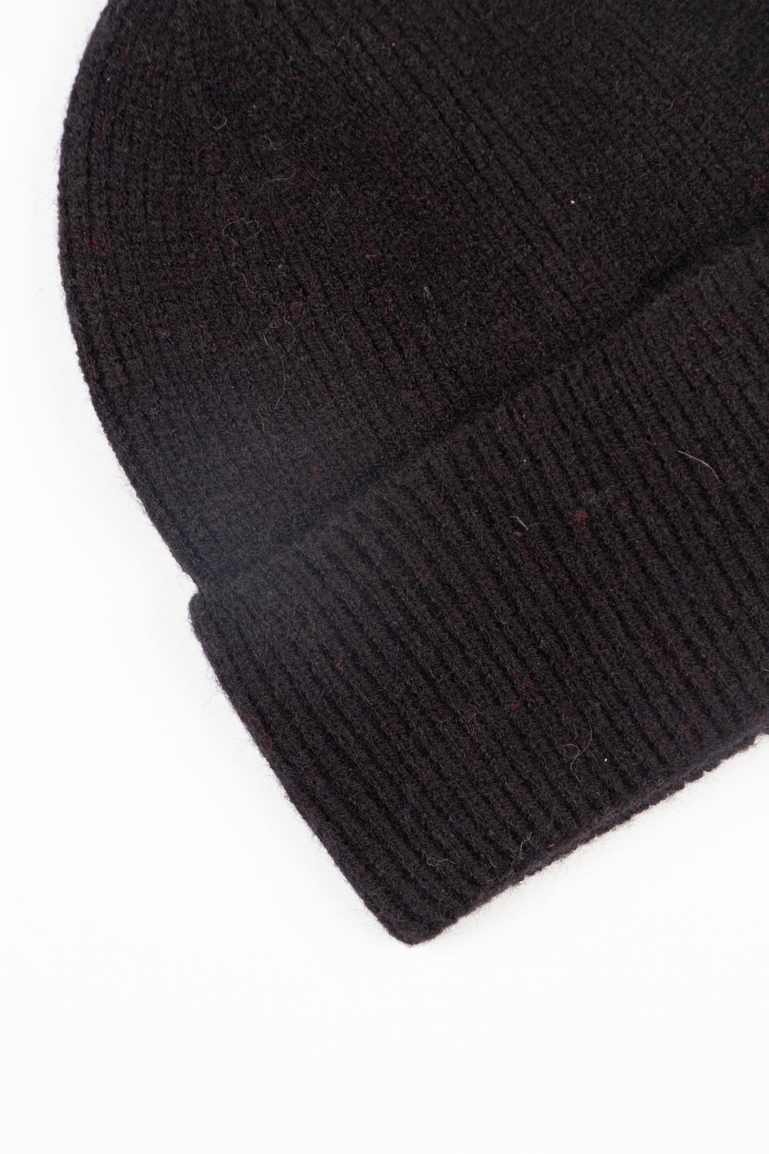 close up of of the ribbed knitted design