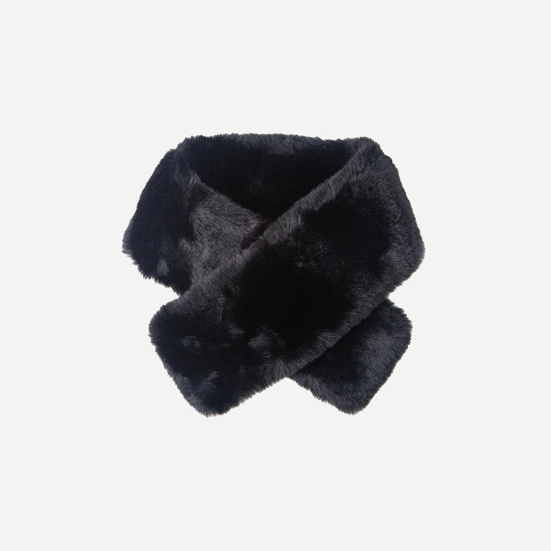 faux-fur-tuck-scarf-black-collar-tippet