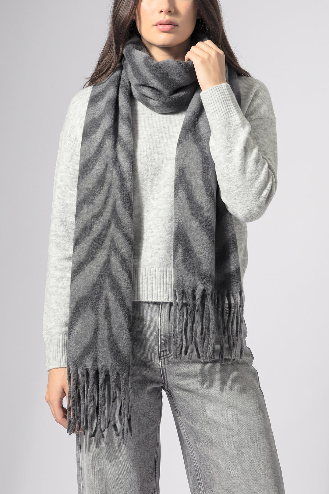 dark-grey-tiger-stripe-heavyweight-scarf
