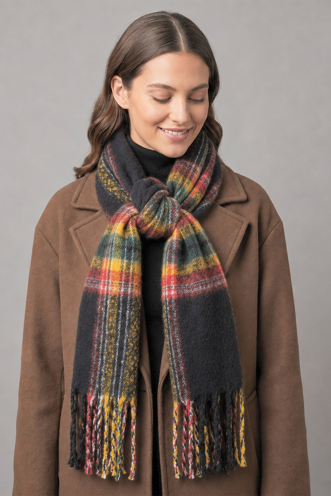 Black-heavyweight-scarf-traditional-check