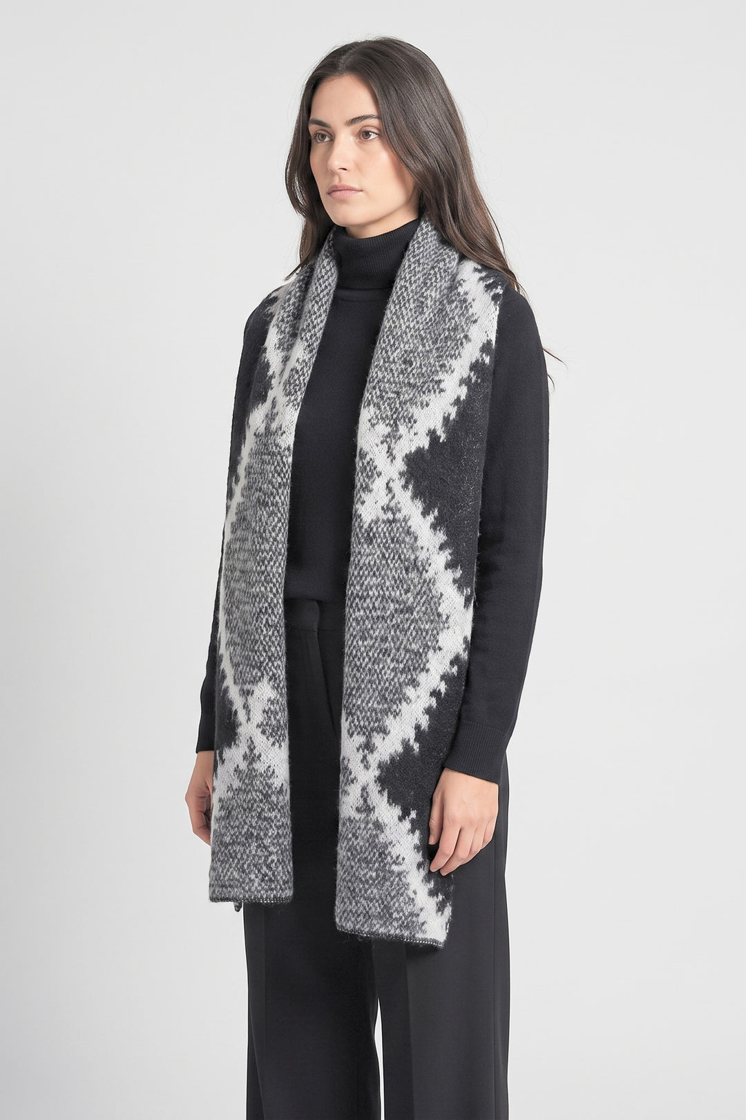 black-heavweight-crosshatch-print-scarf