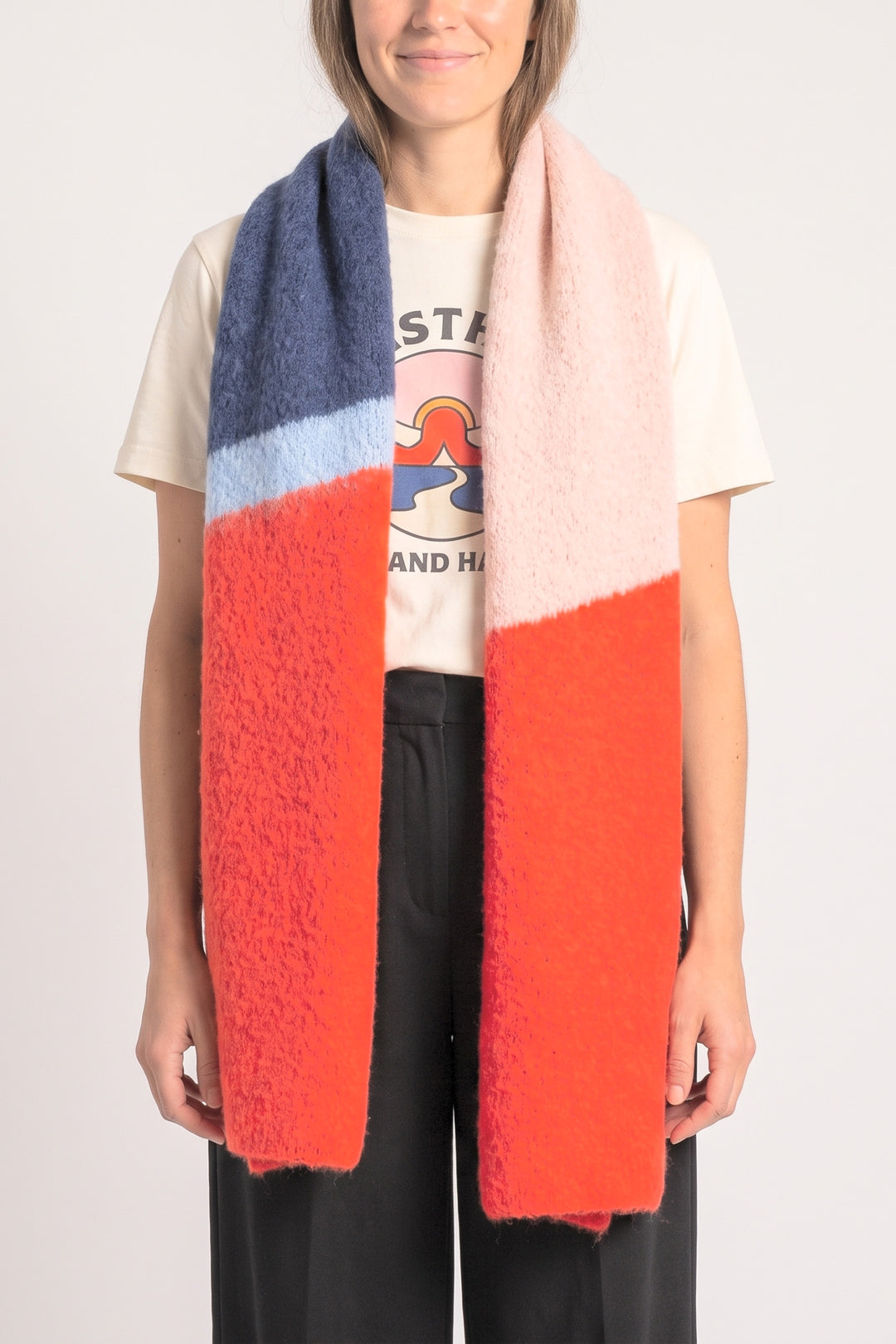 Colour-Block-Heavyweight-Scarf-in-Berry/Red