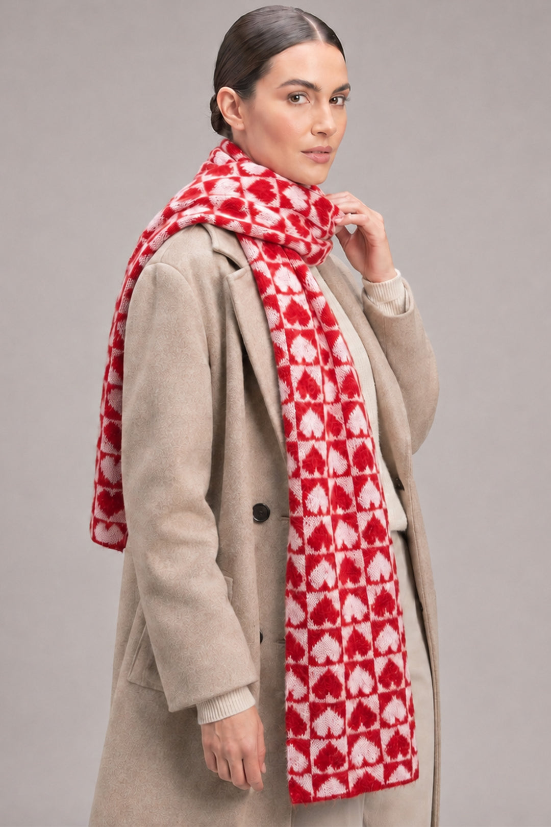 alessia-red-white-hearts-heavyweight-scarf-checkered-pattern