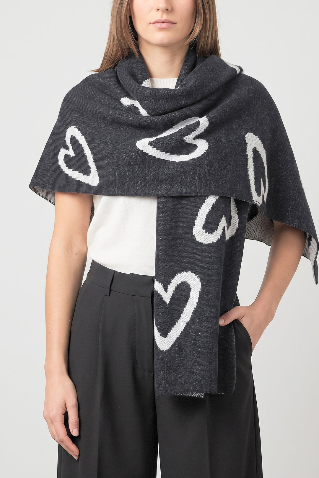 zuri-black-white-sketched-hearts-heavyweight-scarf-knitted