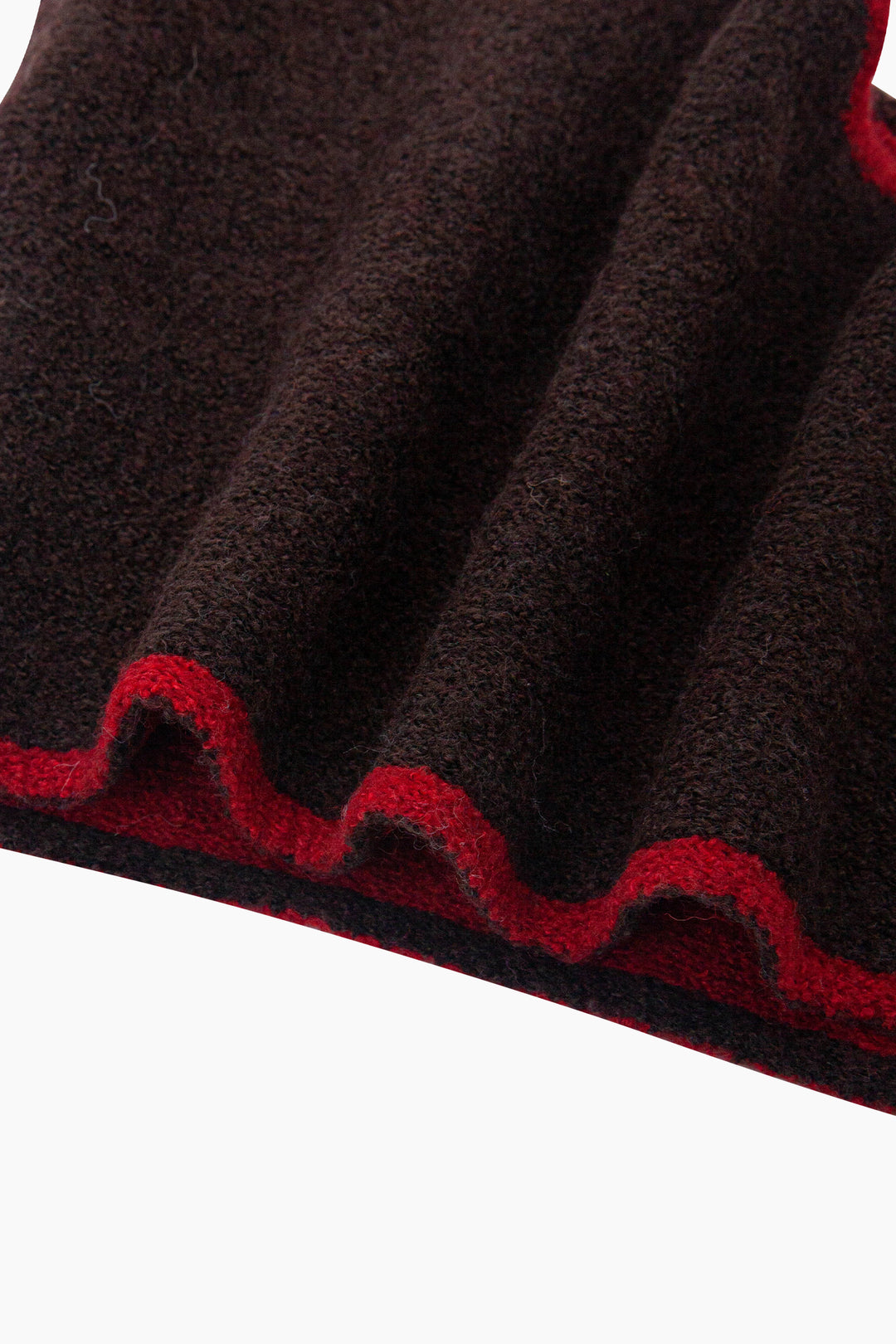 Contrast-Trim-Triangle-Heavyweight-Scarf-in-Brown/Red