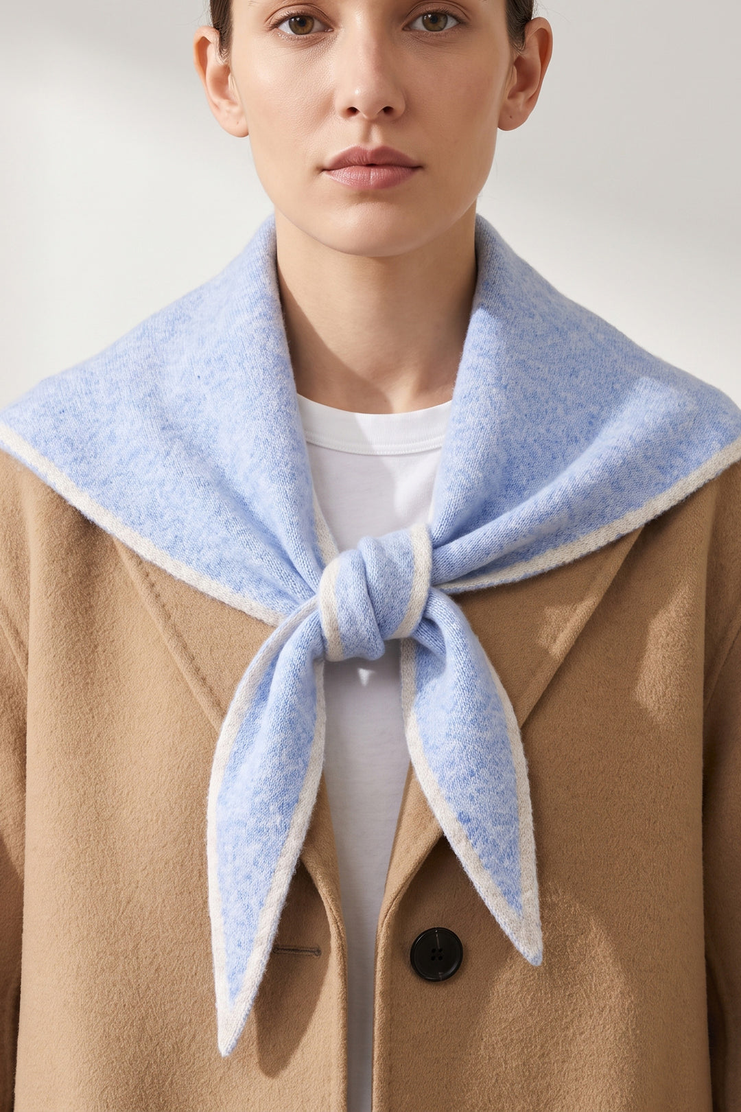 Contrast-Trim-Triangle-Heavyweight-Scarf-in-Light-Blue/Cream-
