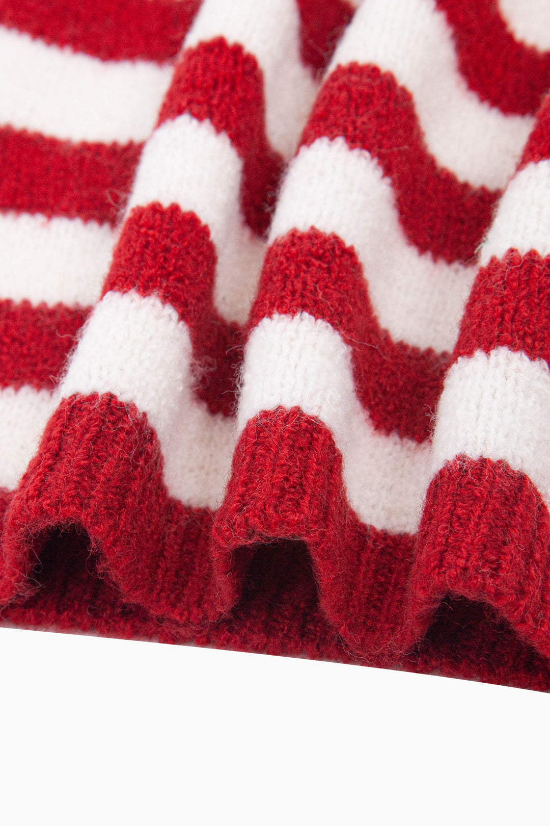Striped-Triangle-Heavyweight-Scarf-in-Red/Cream