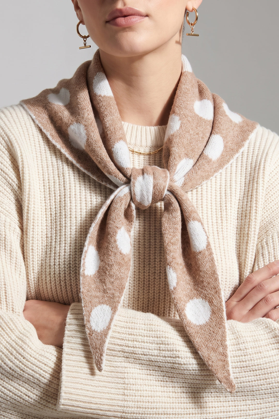 Spotted-Triangle-Heavyweight-Scarf-in-Beige/Cream