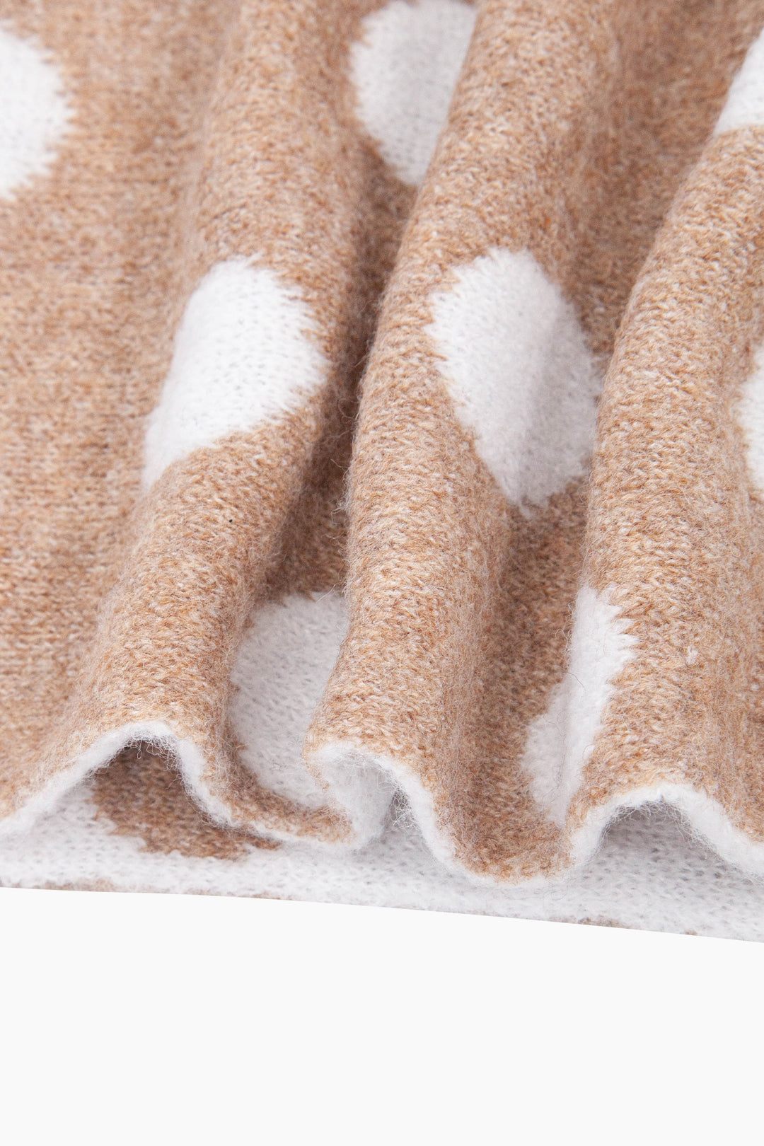 Spotted-Triangle-Heavyweight-Scarf-in-Beige/Cream
