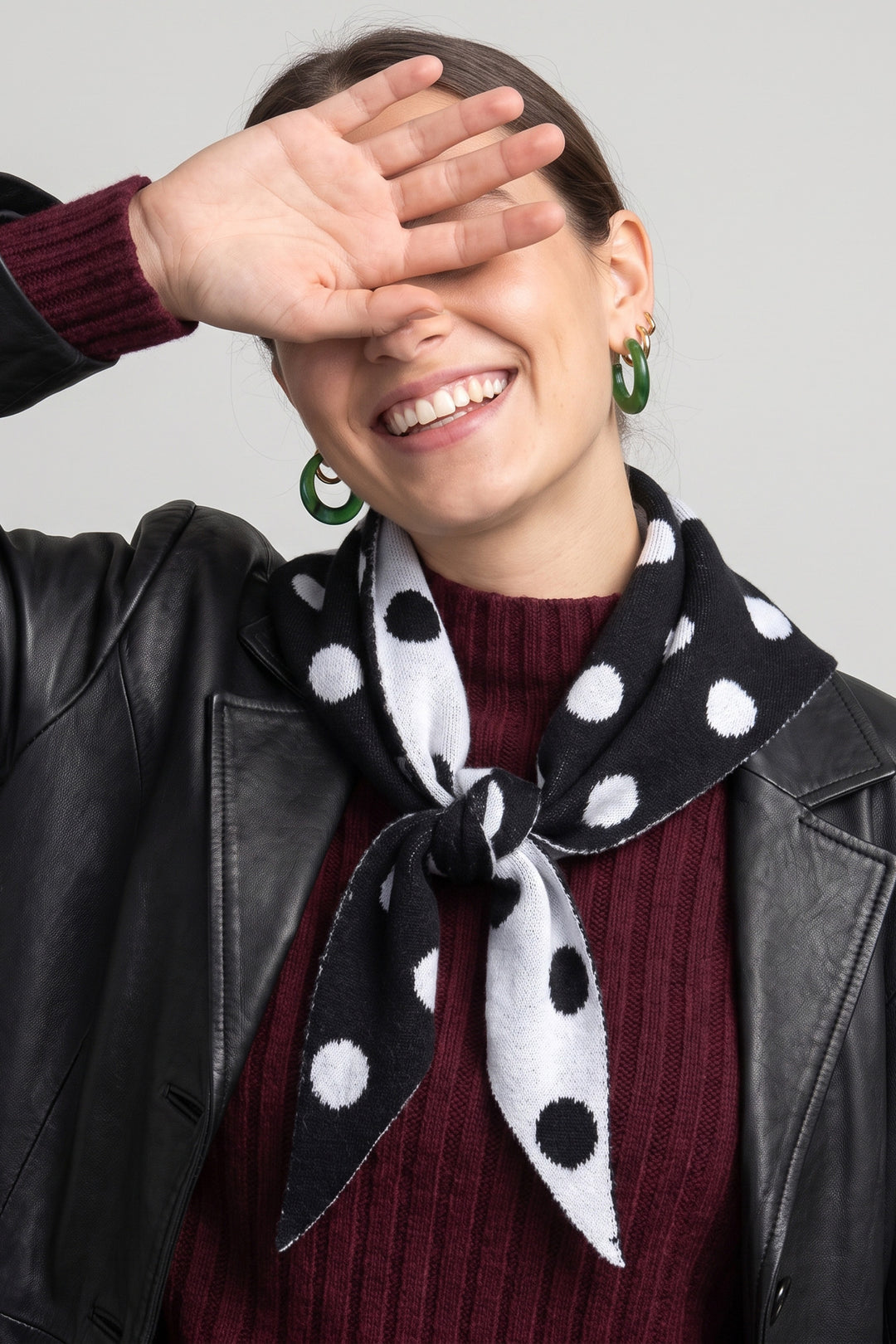 Spotted-Triangle-Heavyweight-Scarf-in-Black/White