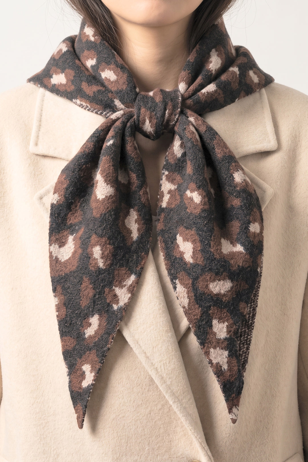 Leopard-Print-Triangle-Scarf-in-Black
