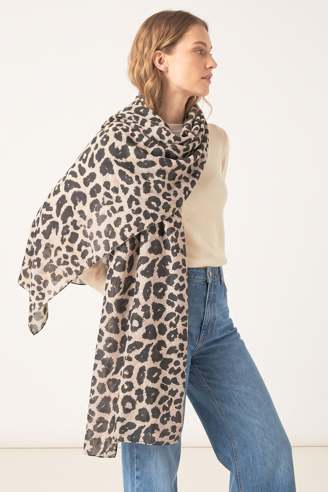 cream-leopard-lightweight-scarf