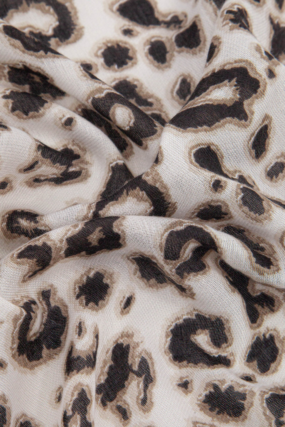 Sketched-Leopard-Print-Lightweight-Scarf-in-Cream