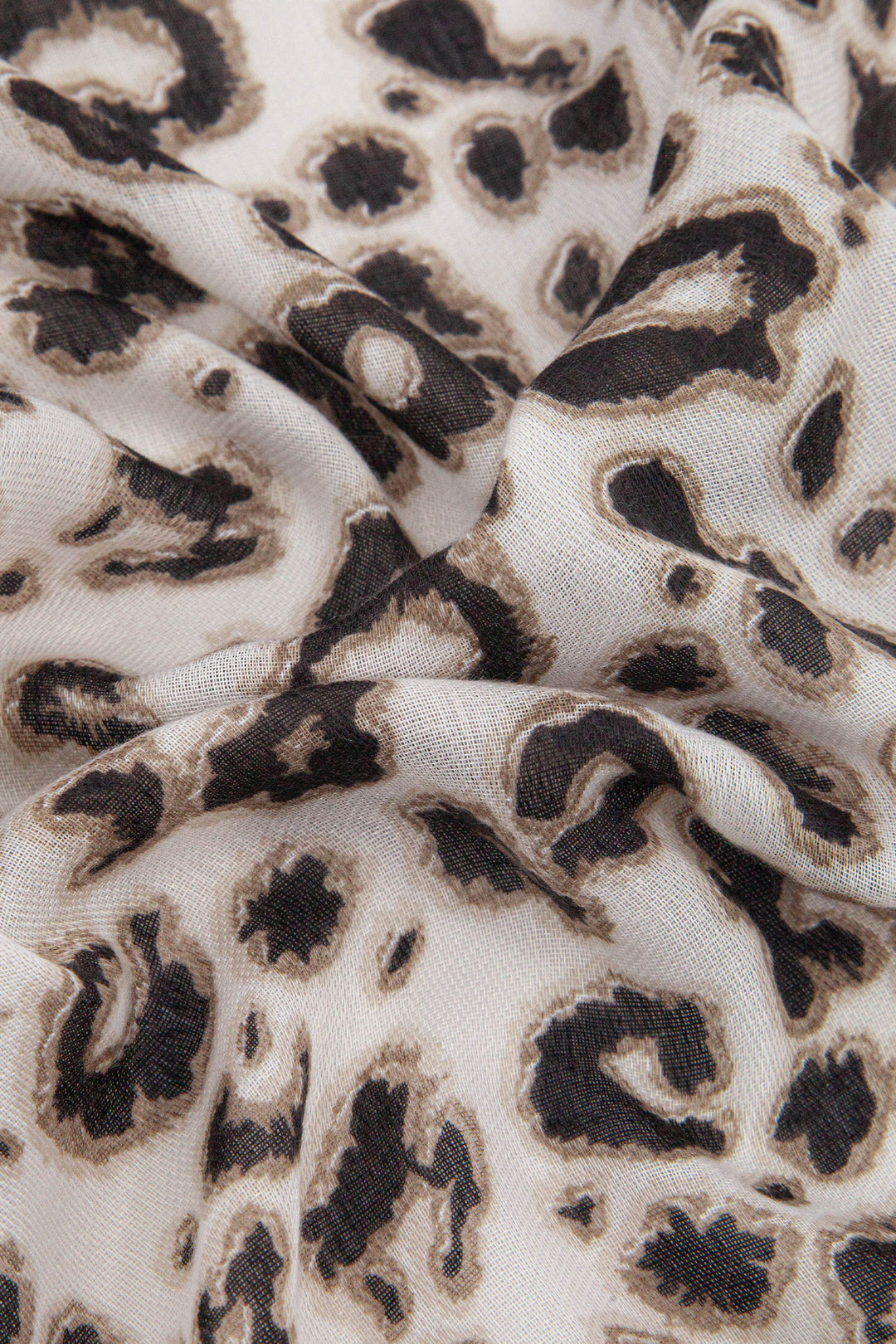 Sketched-Leopard-Print-Lightweight-Scarf-in-Cream