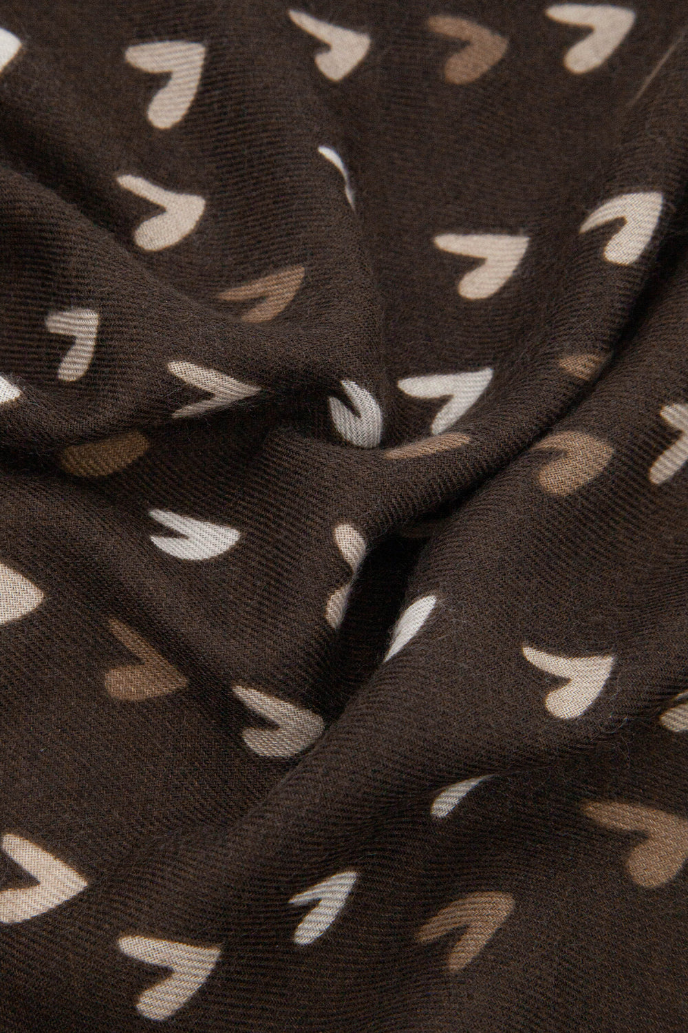 Small-Sketch-Heart-Print-Lightweight-Scarf-in-Brown