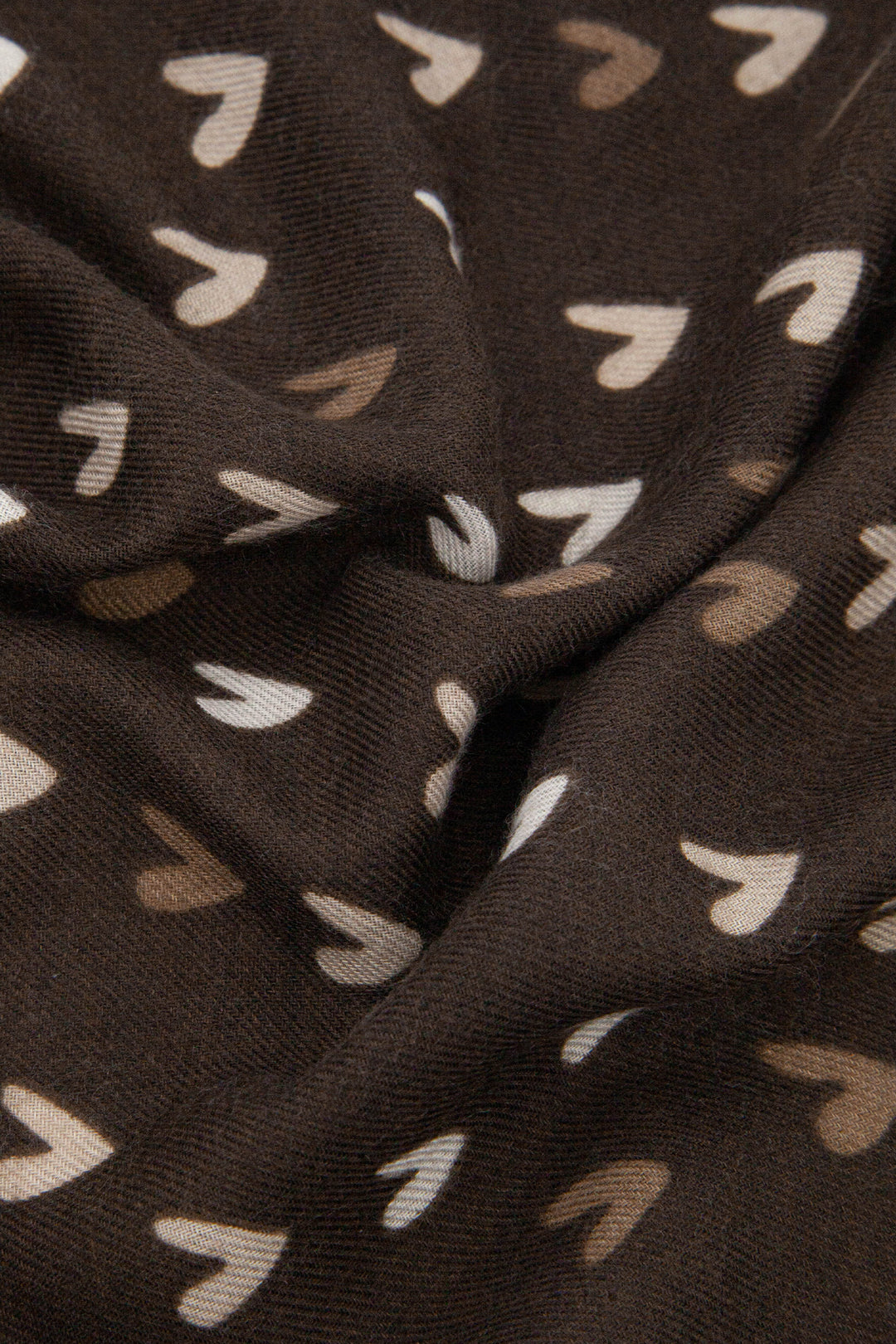 Small-Sketch-Heart-Print-Lightweight-Scarf-in-Brown