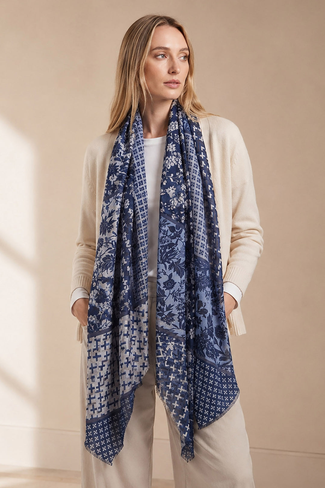 Floral-Print-Lightweight-Scarf-in-Blue