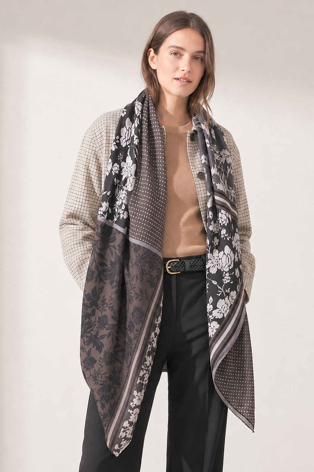 Floral-Print-Lightweight-Scarf-in-Grey