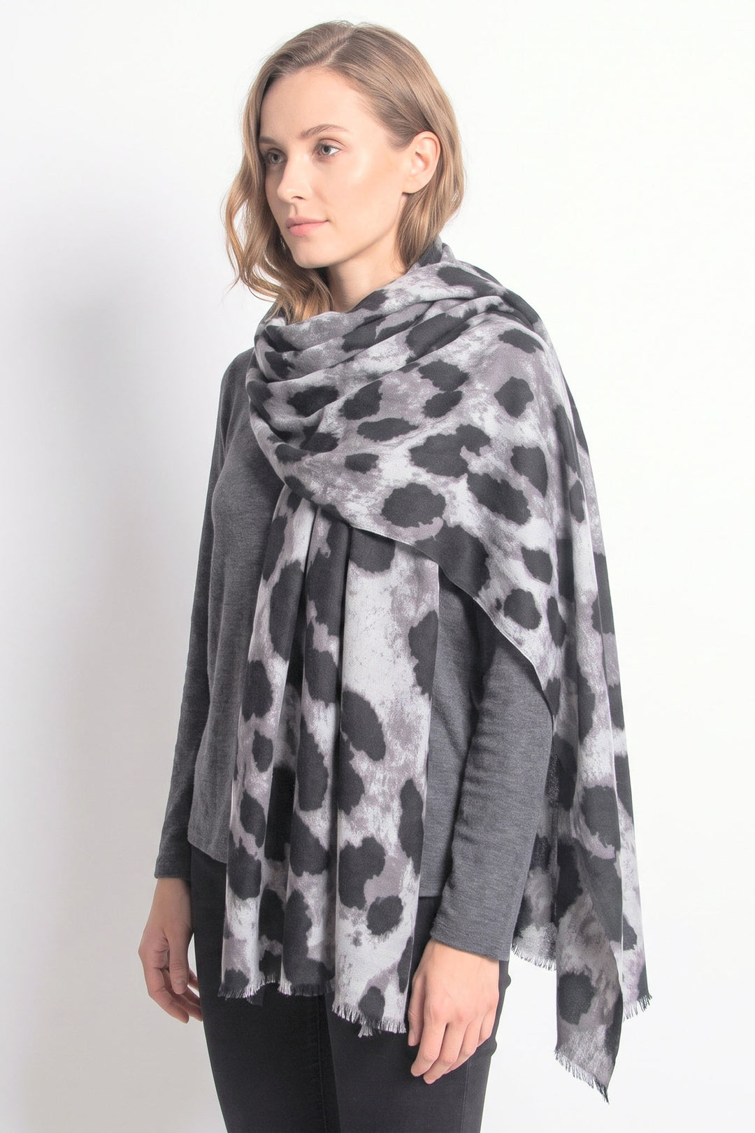 Eryn-Lightweight-Scarf-Grey-Leopard