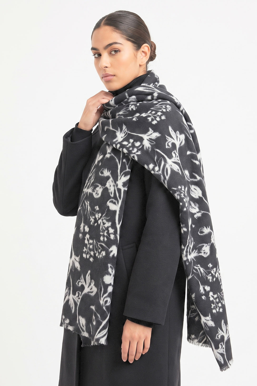 black-midweight-scarf-vintage-floral-print