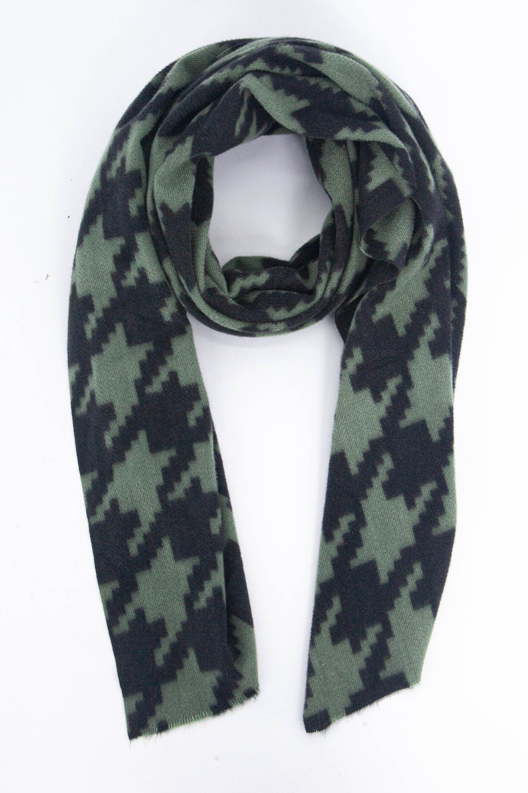 midweight winter scarf in khaki green and black in a bold large houndstooth pattern