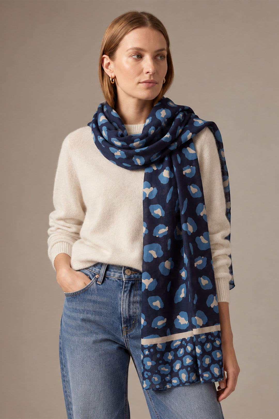 blue-leopard-lightweight-scarf