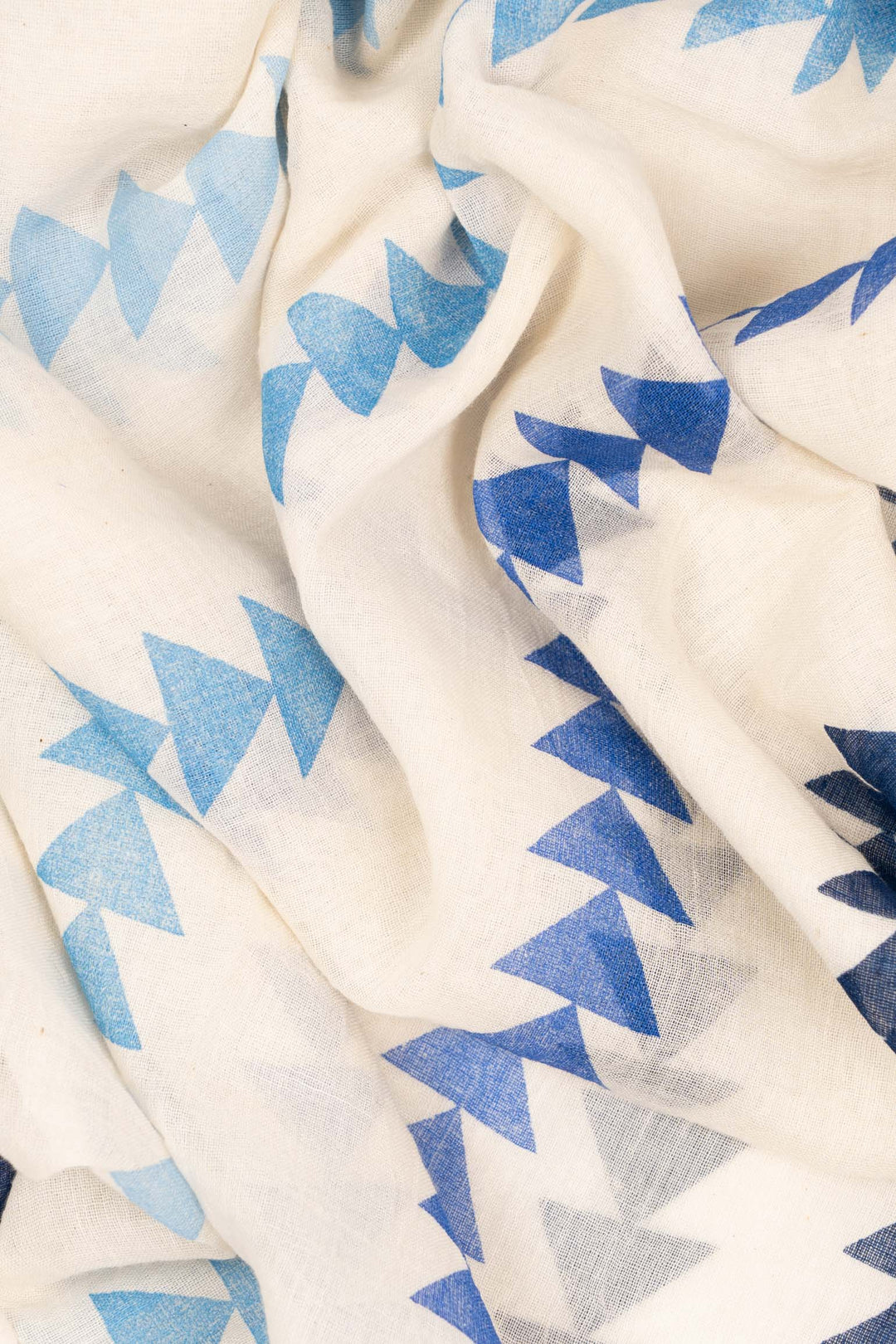 deva-lightweight-cotton-scarf-white-arrow-print-close-up-soft-material