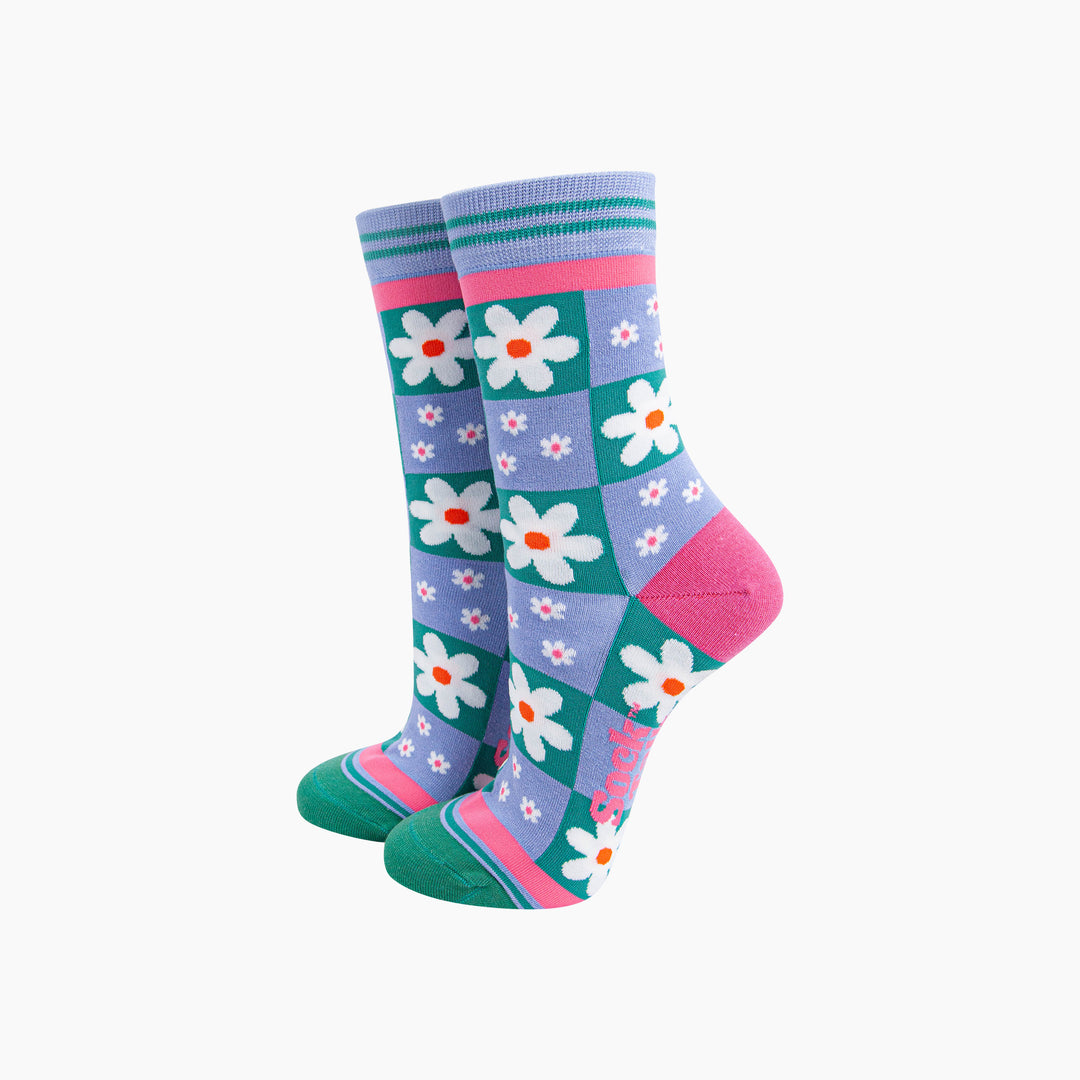Flower-Checkerboard-Bamboo-Socks-in-Blue-Mannequin