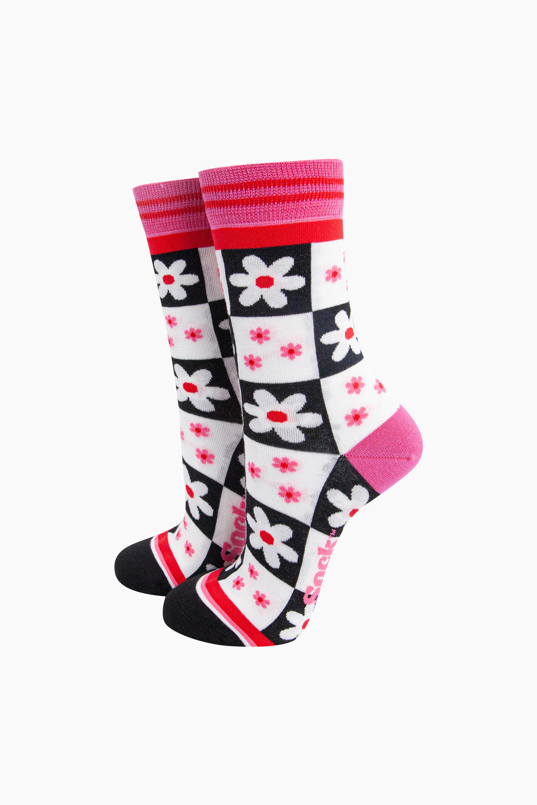 Flower-Checkerboard-Bamboo-Socks-in-Black/White-Mannequin