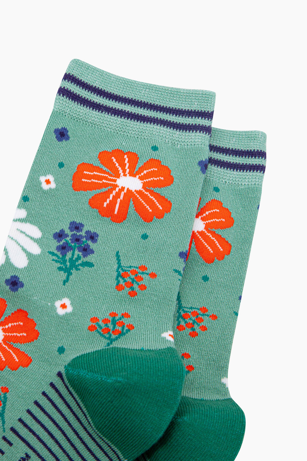 Wildflowers-Bamboo-Socks-in-Green-Close-Up