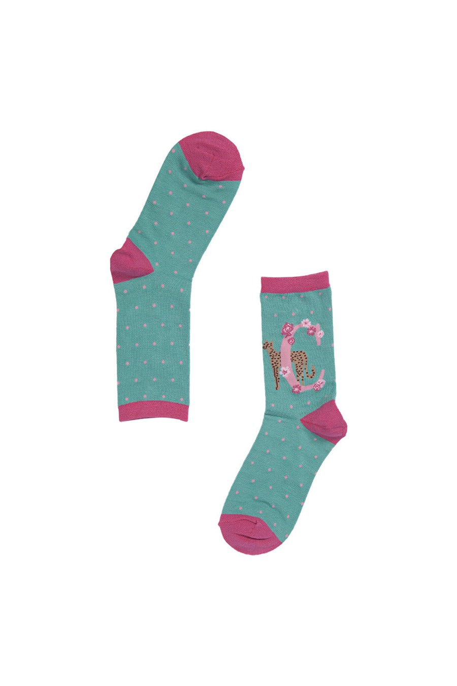 showing that the letter c is visible only on the outer edge of the socks