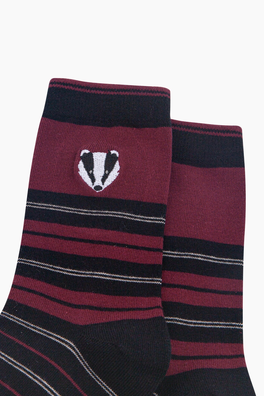 Badger-Combed-Cotton-Pattern-Embroidered-Socks-in-Burgundy-Close-Up