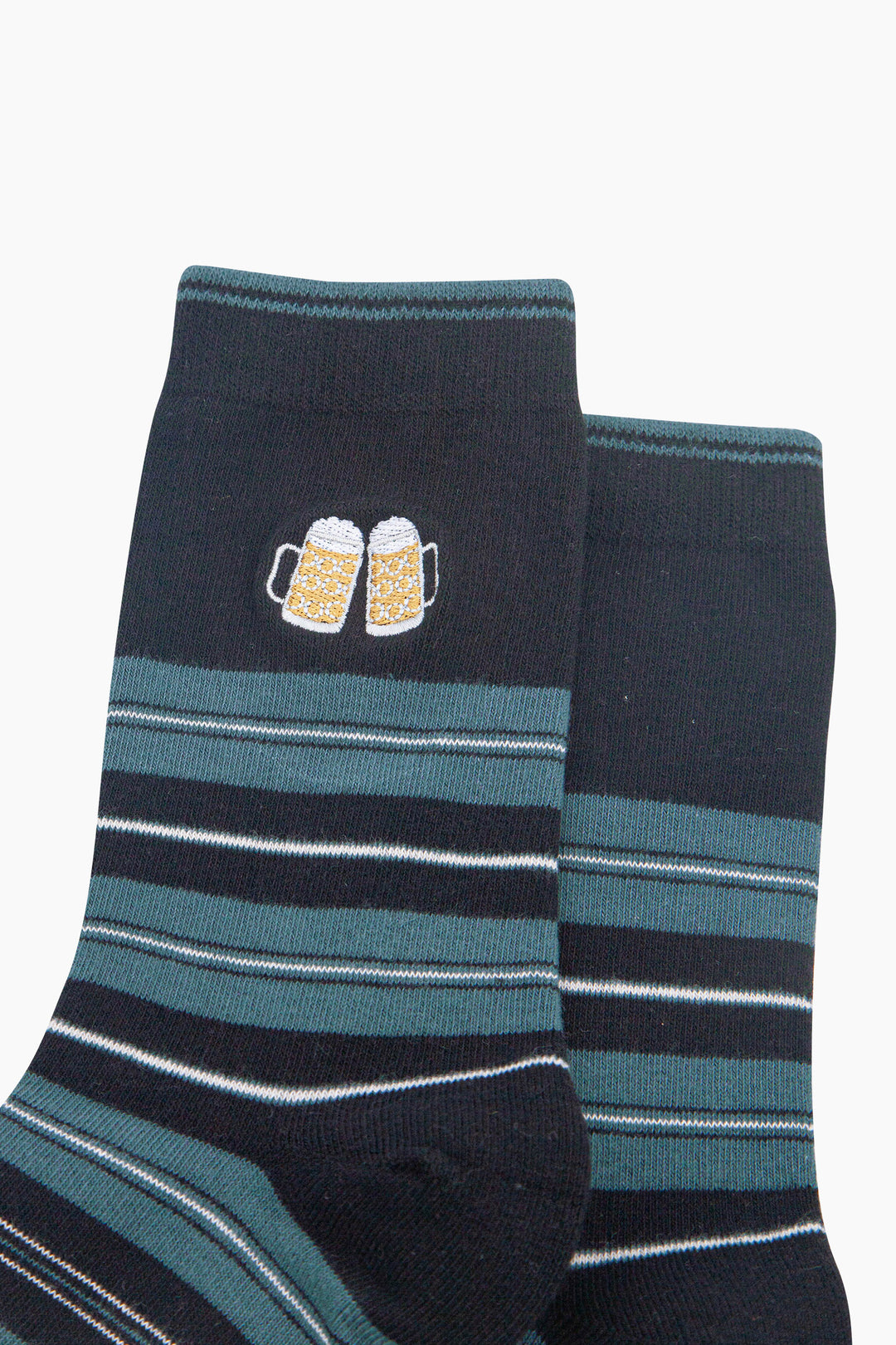 Beer-Combed-Cotton-Pattern-Embroidered-Socks-in-Black/Teal-Close-Up