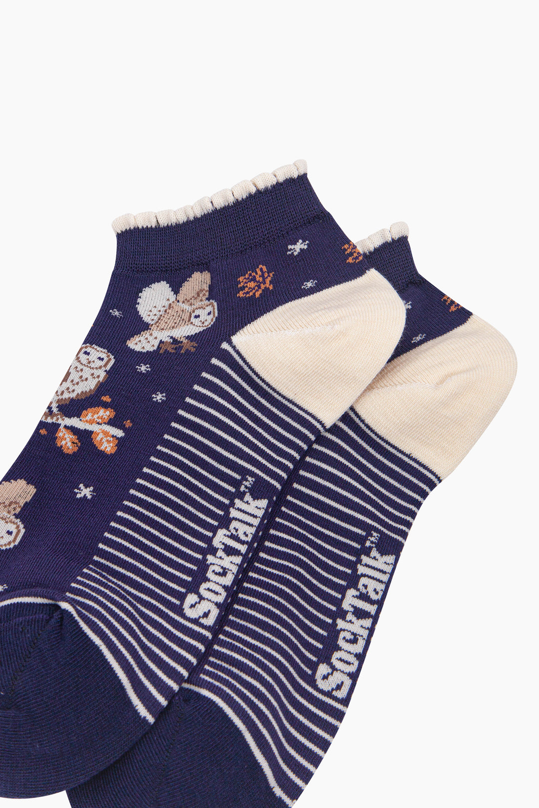 Barn-Owl-Women's-Bamboo-Trainer-Socks-in-Navy-Blue-Close-Up