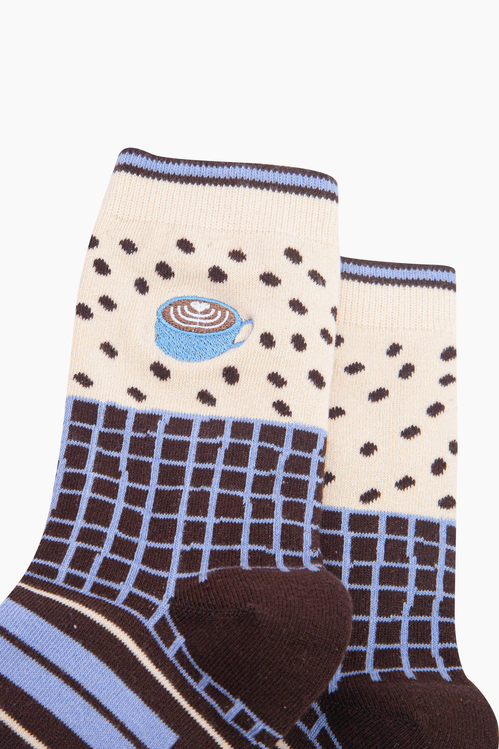Coffee-Mug-Combed-Cotton-Pattern-Embroidered-Socks-in-Cream/Brown-Close-Up