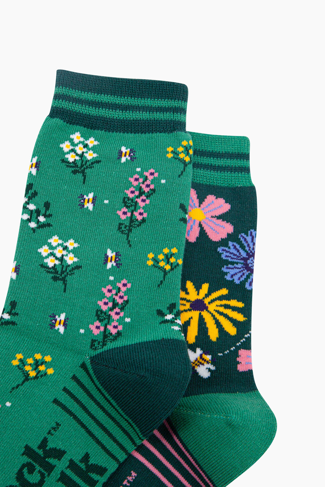 Floral-Combed-Cotton-Odd-Socks-in-Green-Closeup
