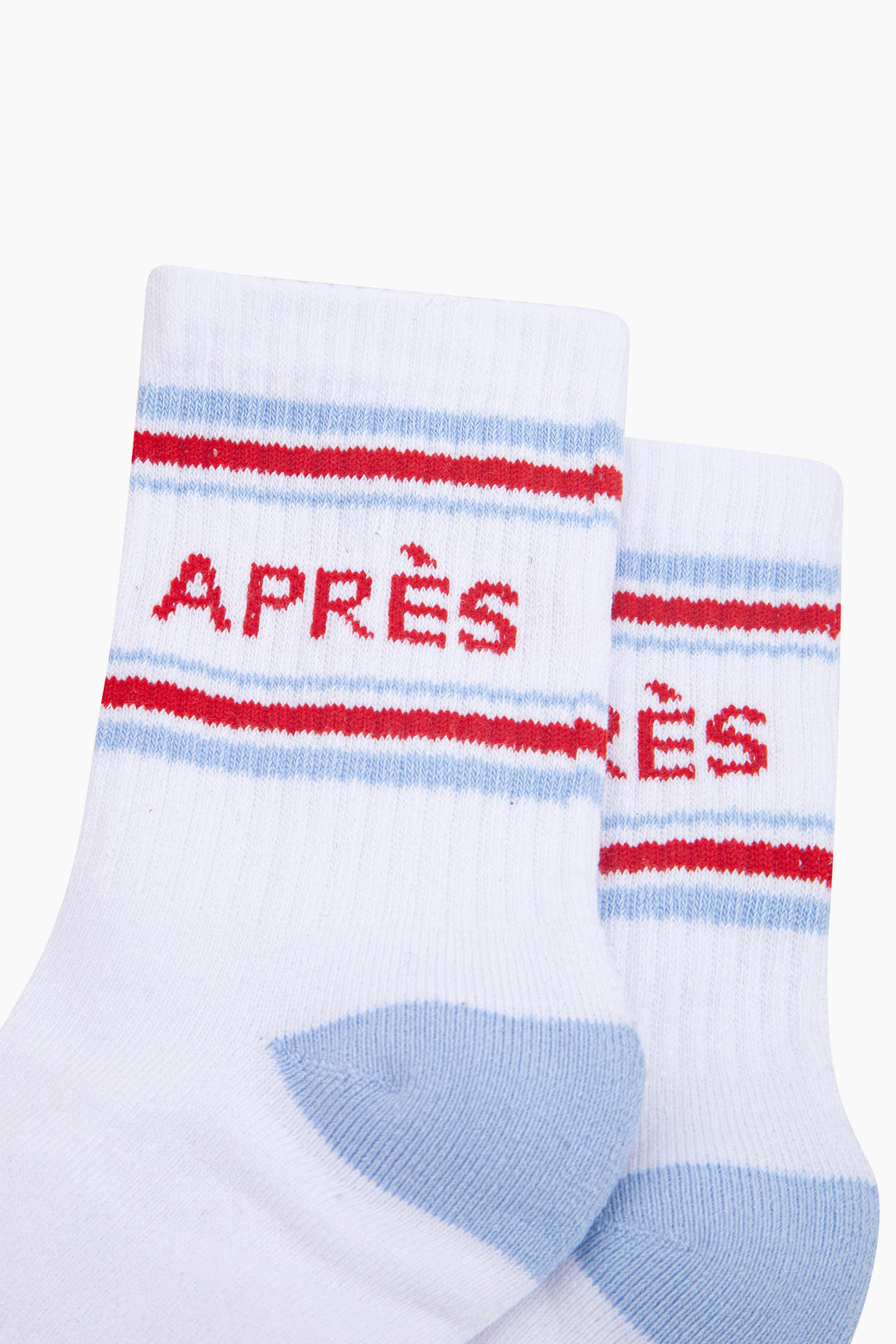 Apres-Organic-Cotton-Sports-Socks-in-White/Icy-Blue-Close-Up