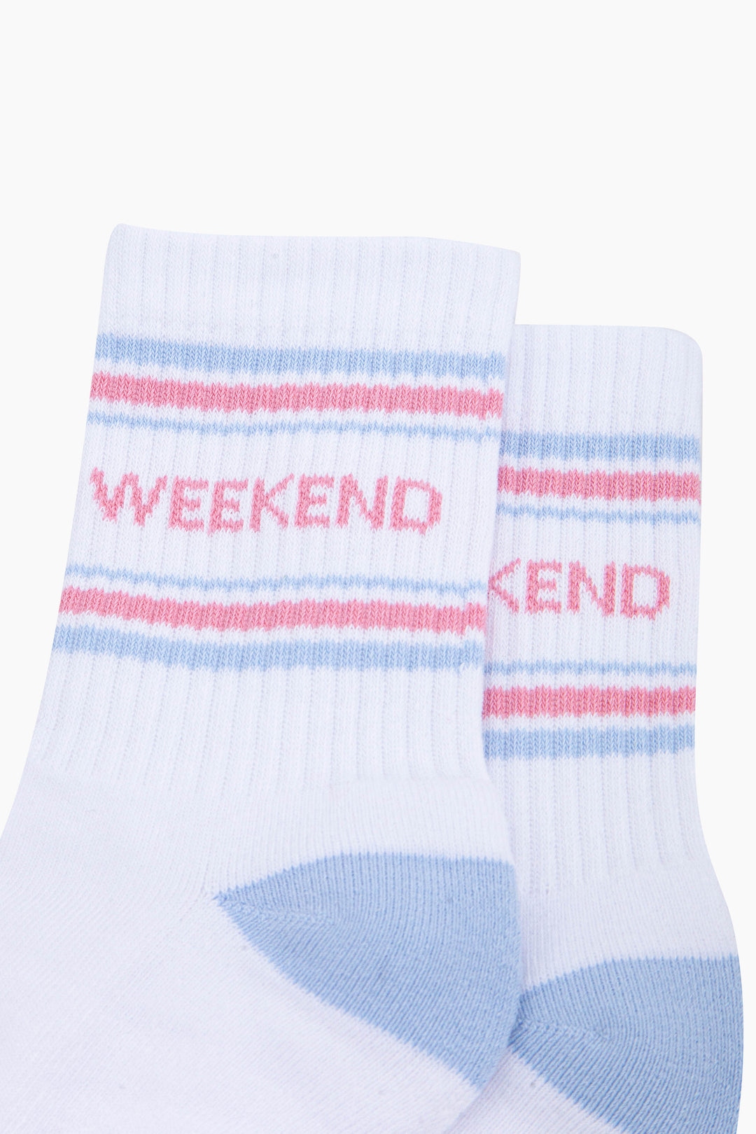Weekend-Organic-Cotton-Sports-Socks-in-White/Icy-Blue-Close-Up