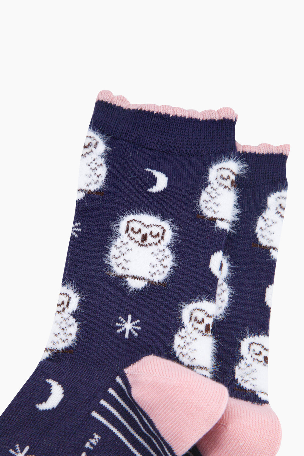 Sleeping-Barn-Owl-Fluffy-Bamboo-Socks-in-Navy-Blue-Closeup