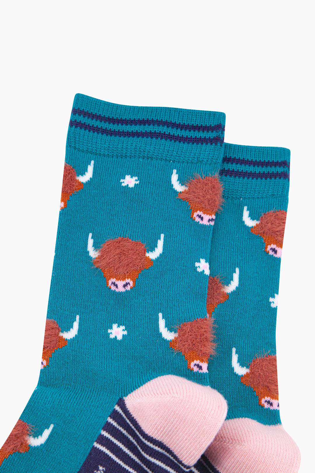 Highland-Cow-Floral-Fluffy-Bamboo-Socks-in-Teal-Closeup