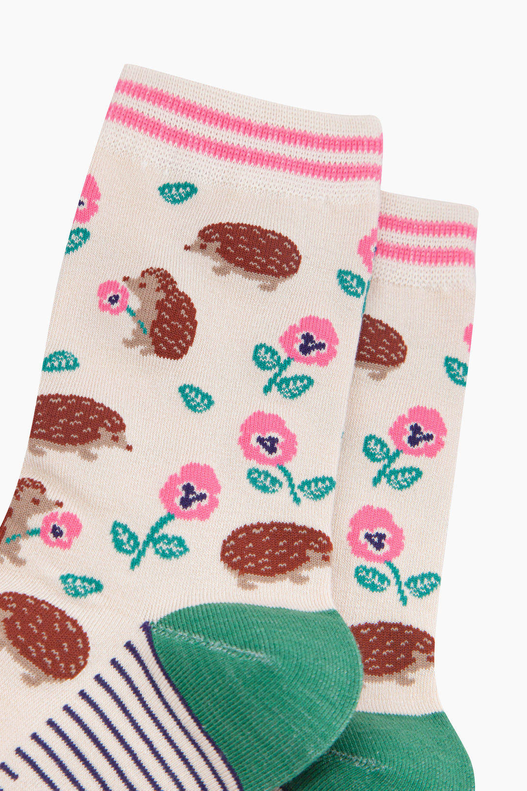 Hedgehog-Floral-Bamboo-Socks-in-Cream-Closeup